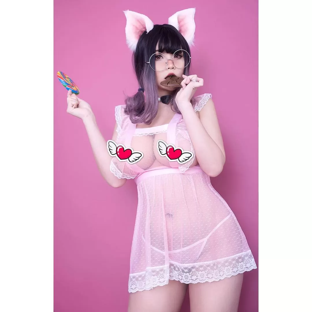 Hana Bunny nude modelo exibindo sua bucetinha gostosa