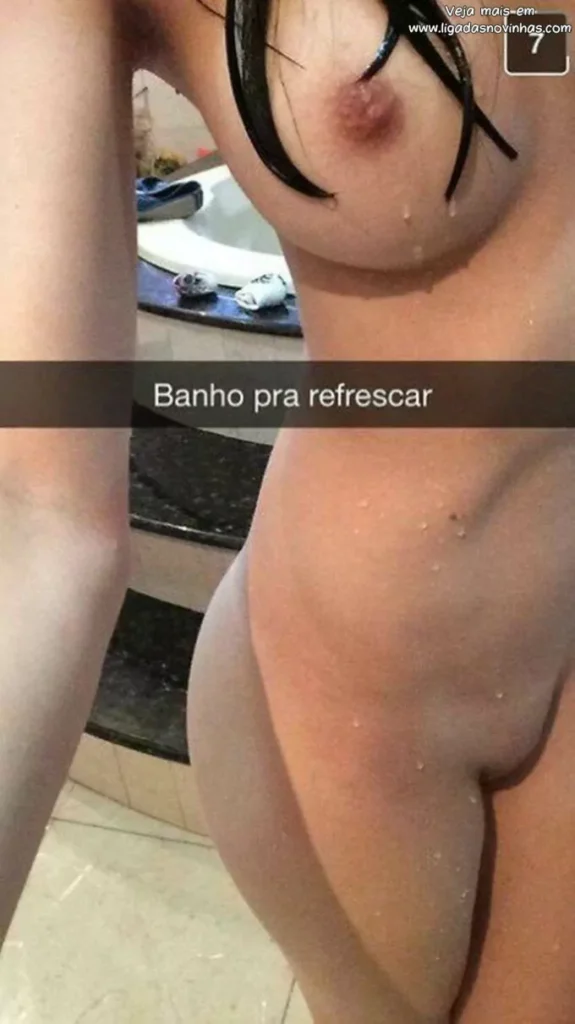 Amadoras e gostosas rolando sexo com novinha